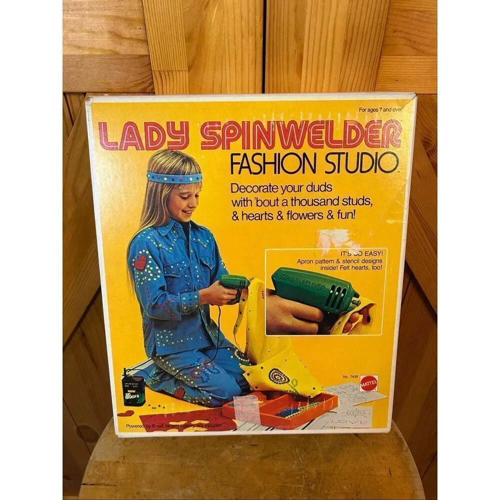 Vtg 1974 Lady Spinwelder Fashion Studio Kit by Mattel (6104)